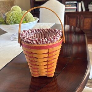 1996 Longaberger Sweetheart basket, liner and protector